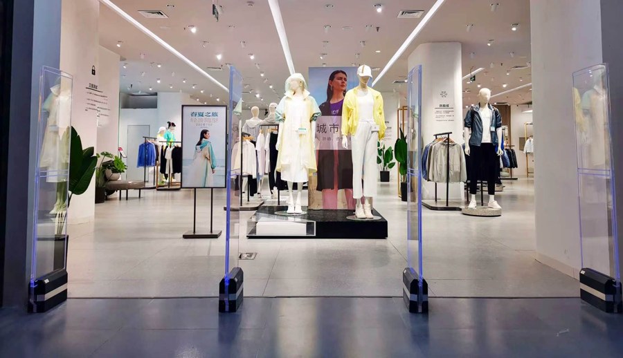 Li Fangmei Technology's EAS solution helps clothing brands reduce losses and increase efficiency. The hard tag detection range can reach 3.0 meters.
